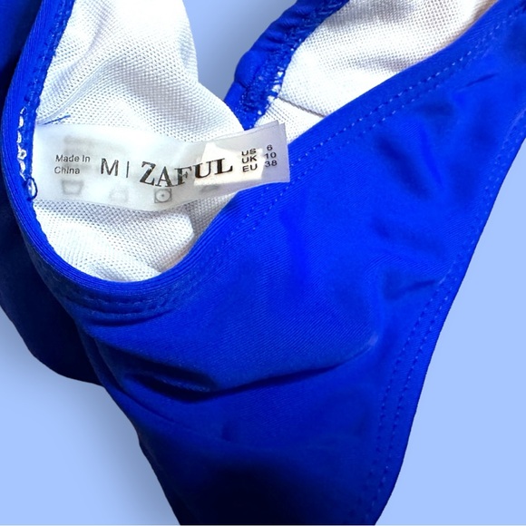 EUC Zaful Structured Triangle Style Bikini Set in Royal Blue. Size Medium/6 ๐ - Picture 12 of 15